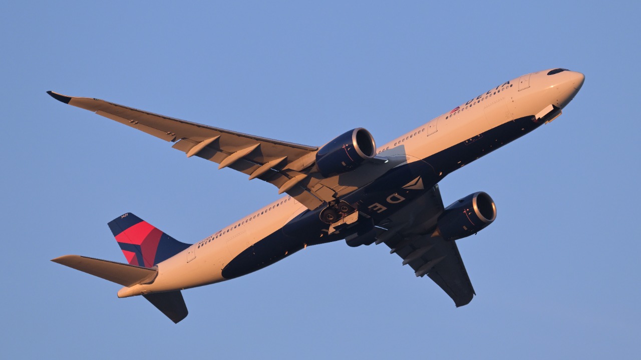 FEATURED-delta-air-lines-airbus-a330-900neo-n421dx