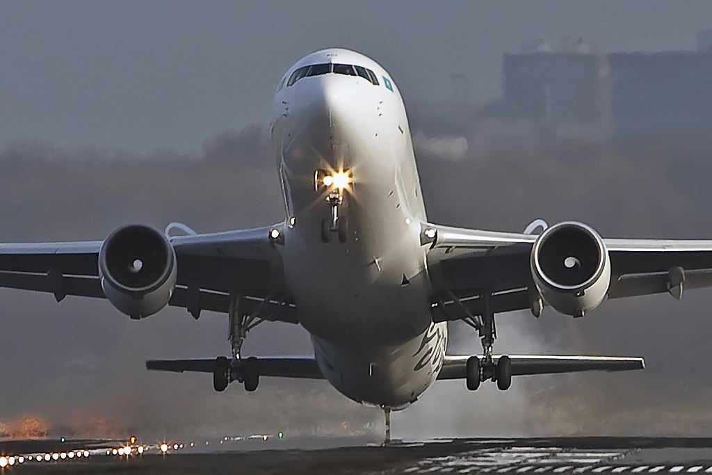 Air Astana Boeing 767 tail strike at Schiphol