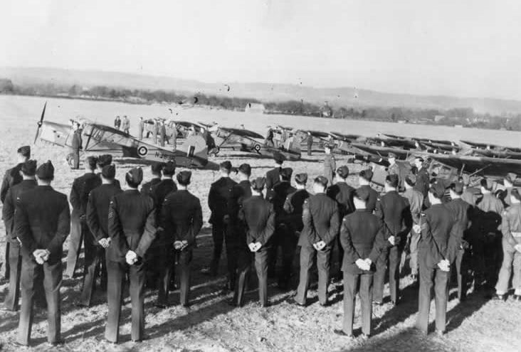 Royal Air Force and Army personnel of an Air Observation Post squadron photographed together during the Second World War