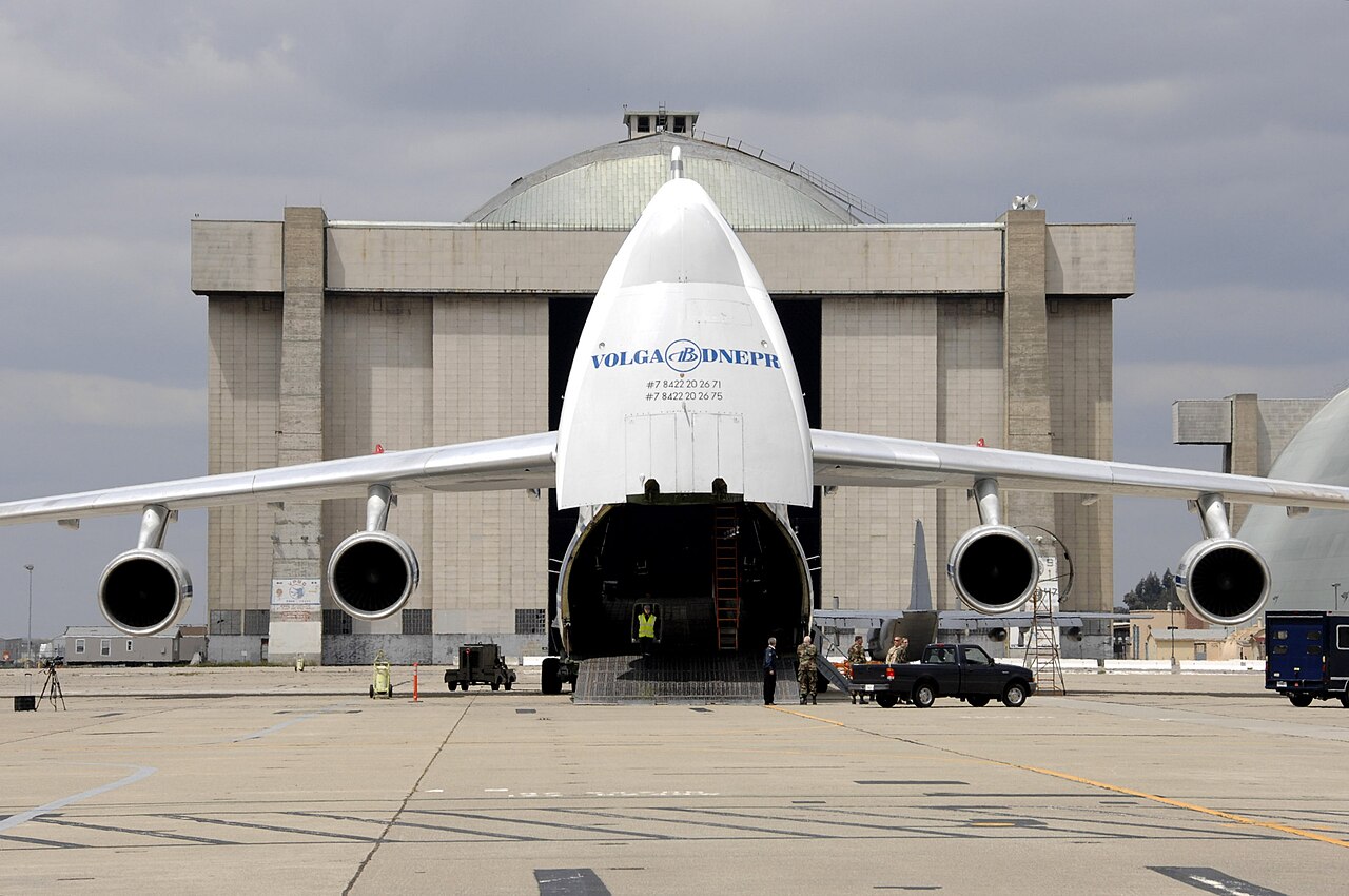 An Antonov An-124 on the ramp at Moffett Federal Airfield