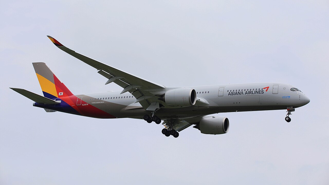 Asiana Airlines Airbus A350-941 HL8078