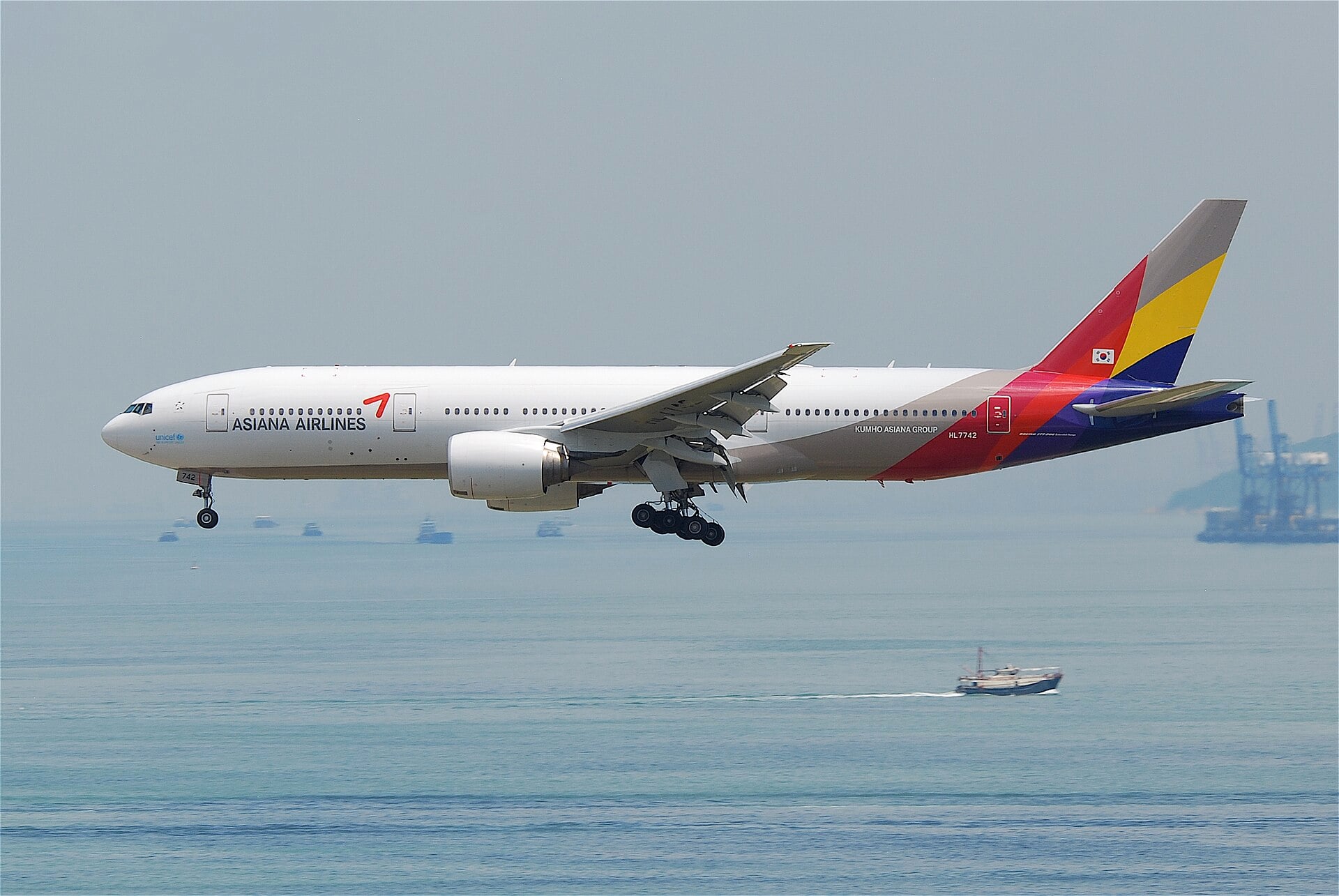 Asiana Airlines Boeing 777-200ER