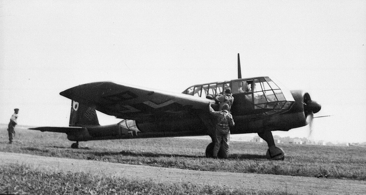 Blohm und Voss BV 141 A-0 on a grass airfield, 1941 A Blohm und Voss BV 141 A-0 reconnaissance aircraft on a grass airfield in 1941, showing its asymmetric layout