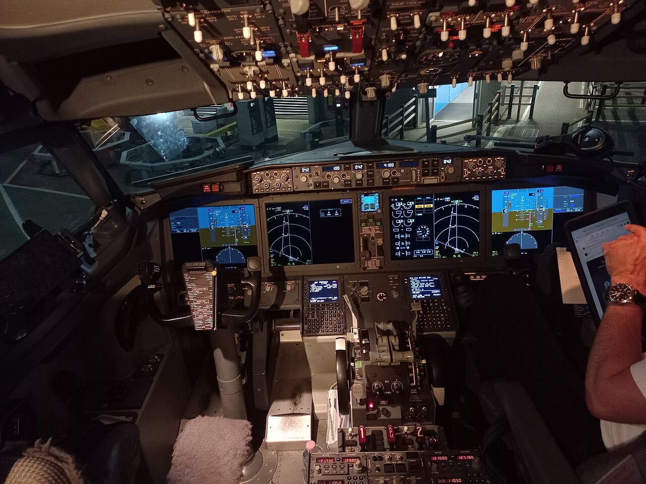 Boeing 737 MAX flight deck