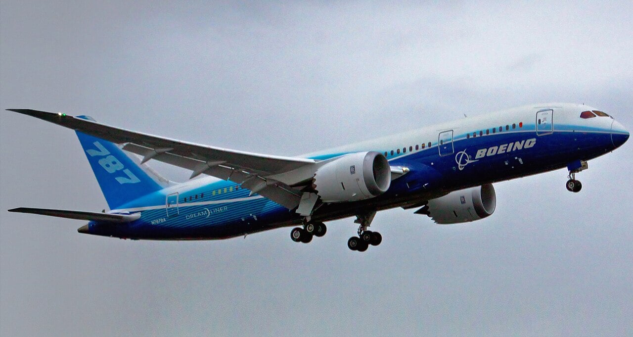 A Boeing 787 Dreamliner in flight