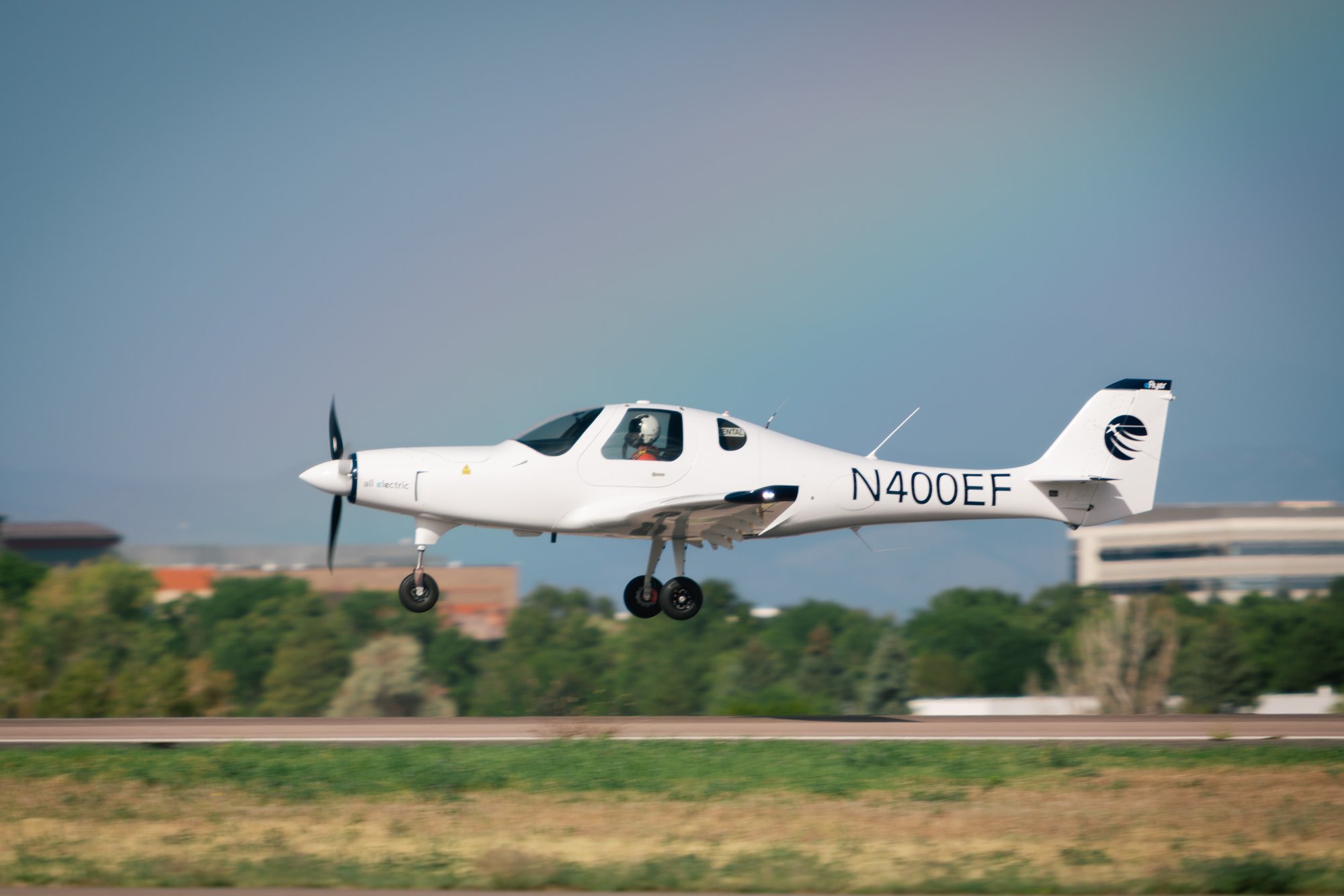 Bye Aerospace eFlyer 2 N400EF landing at Centennial Airport after its first flight Bye Aerospace eFlyer 2 N400EF landing at Centennial Airport after its first flight