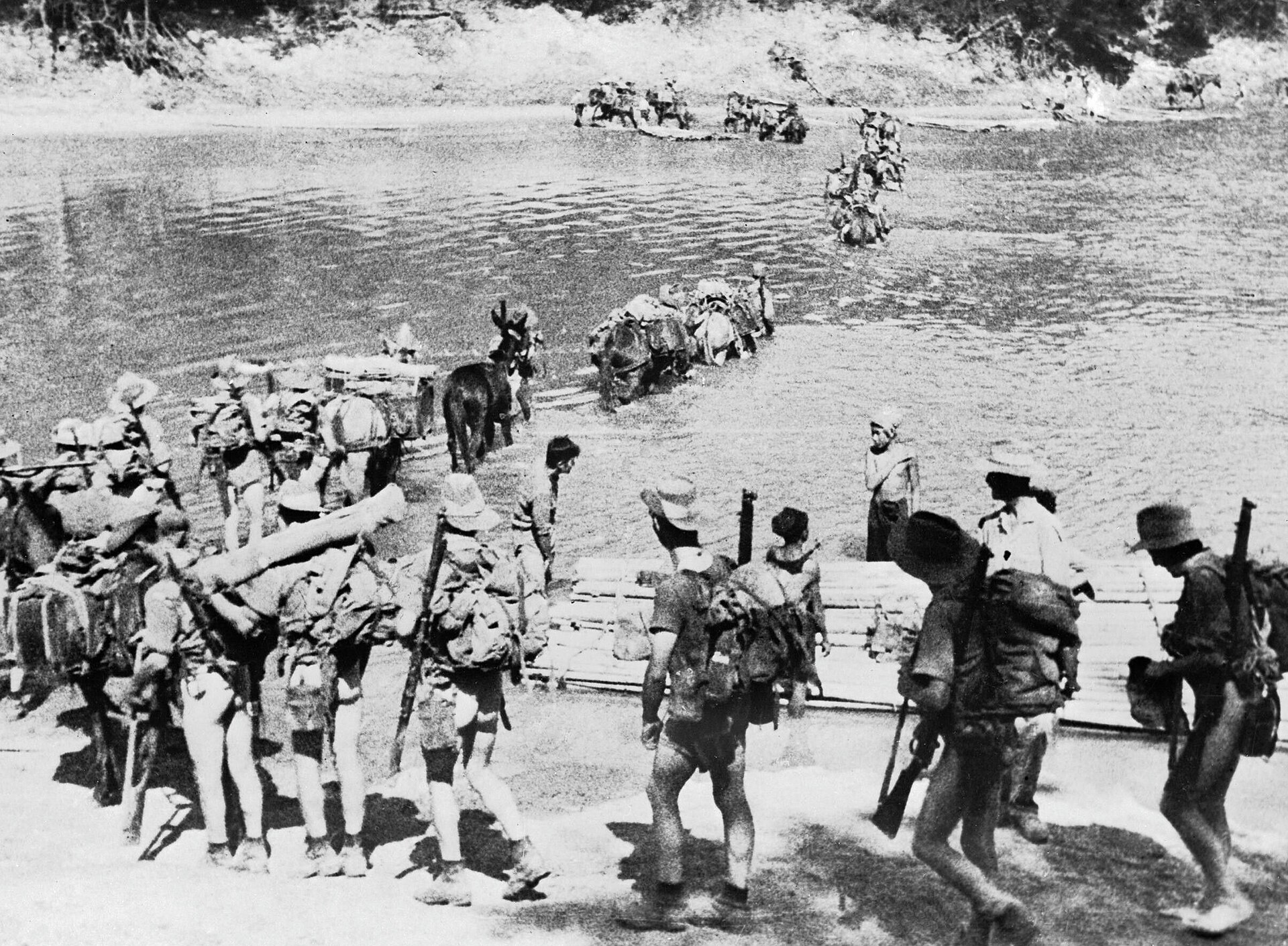 A column of Chindits moving through the Burmese jungle