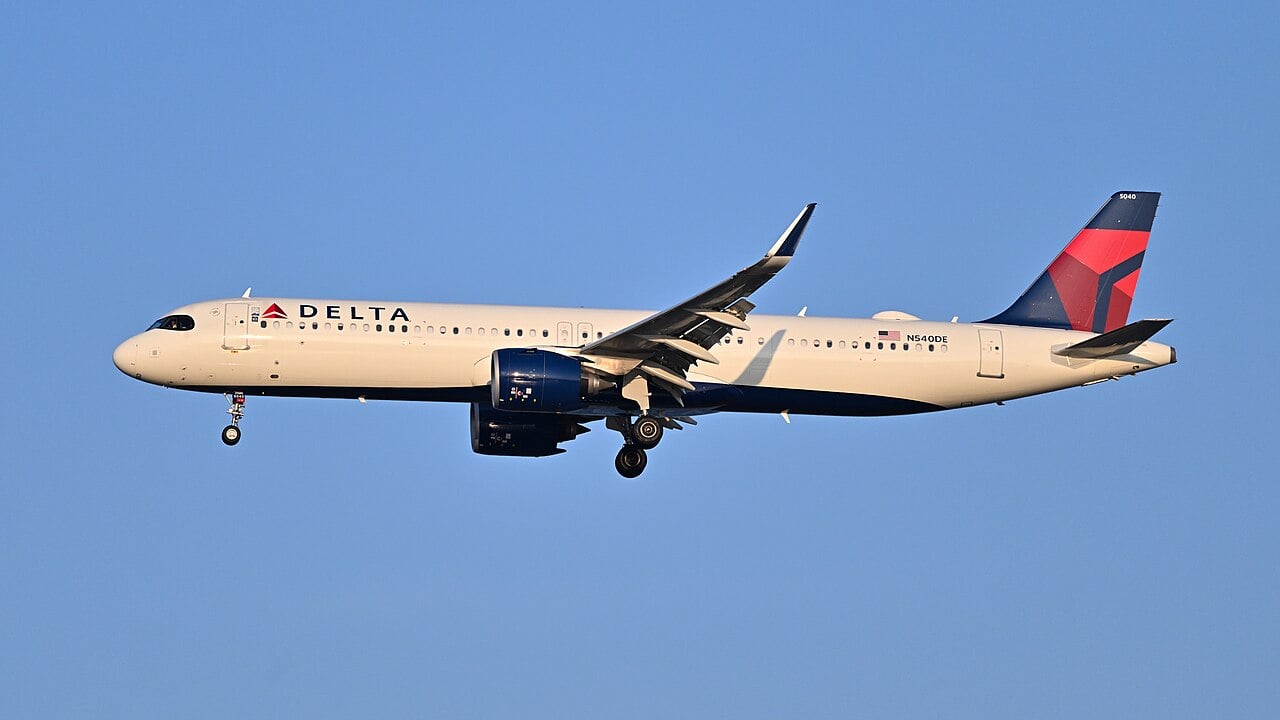Delta Air Lines Airbus A321neo A Delta Air Lines Airbus A321neo in flight