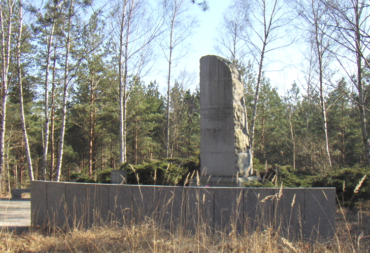 Memorial to the victims of Turkish Airlines Flight 981 in the Ermenonville forest