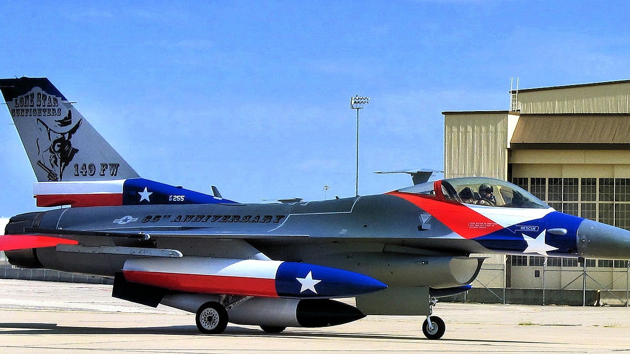 Texas Air National Guard 149th Fighter Wing F-16C Fighting Falcon in Lone Star Gunfighters flagship markings