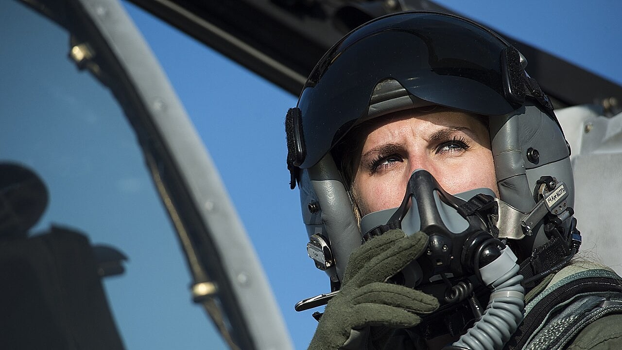 female-a-10-pilot-cockpit-bladder-relief-aircrew