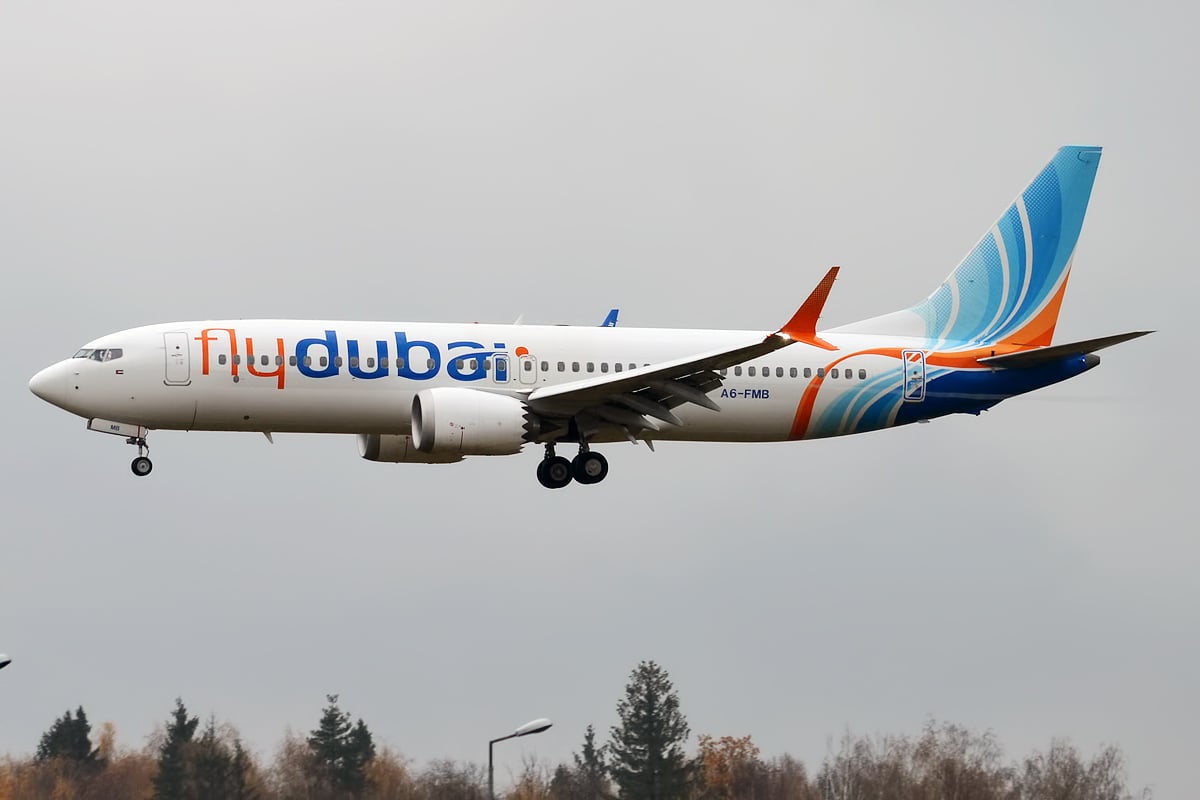 A flydubai Boeing 737 MAX 8, registration A6-FMB, on approach