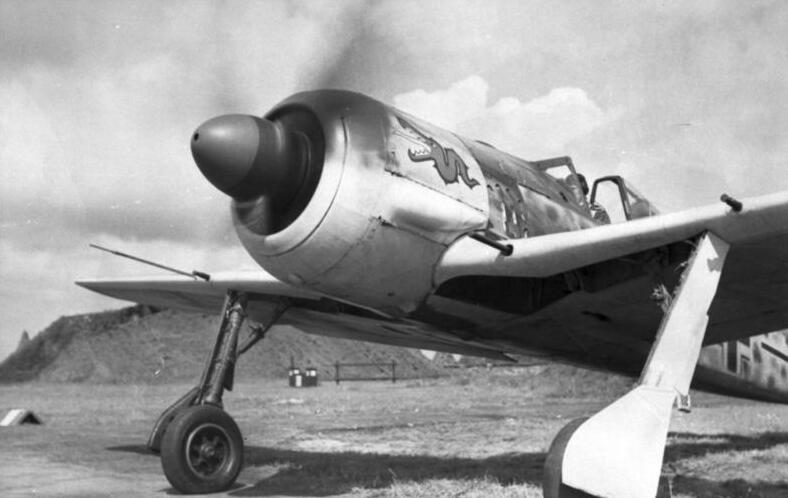 A wartime photograph of a radial-engined Focke-Wulf Fw 190A