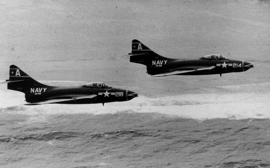 Grumman F9F Cougar : La panthère à ailes en flèche construite à la hâte