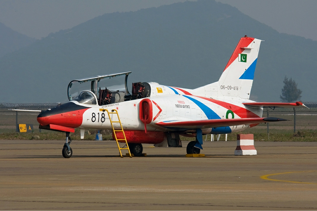 Hongdu K-8 Karakorum jet trainer