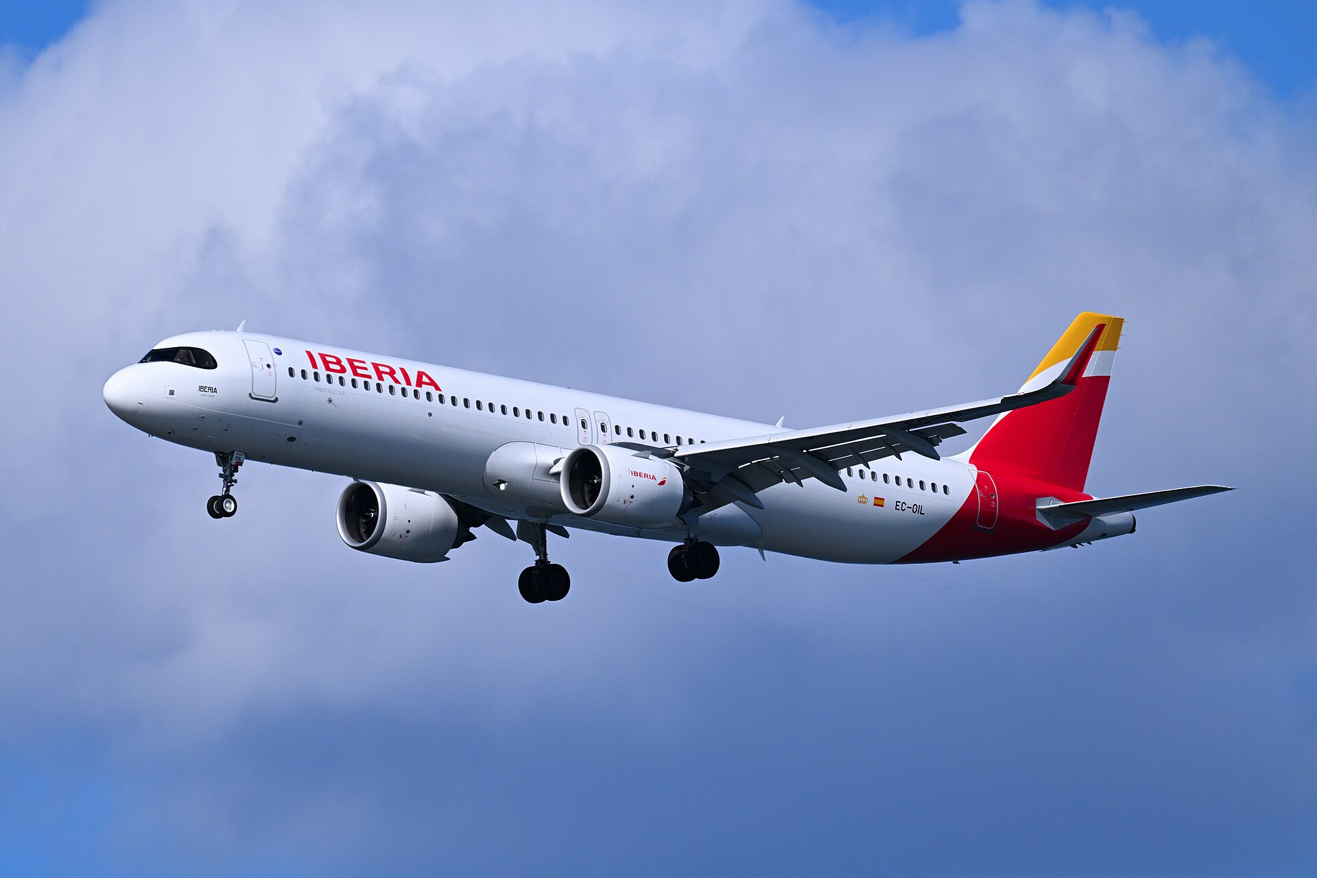 An Iberia Airbus A321XLR on final approach to Boston