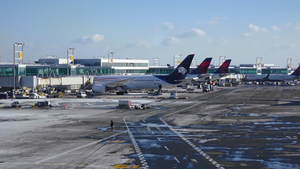 Ramp operations at Terminal 4, John F. Kennedy International Airport, New York