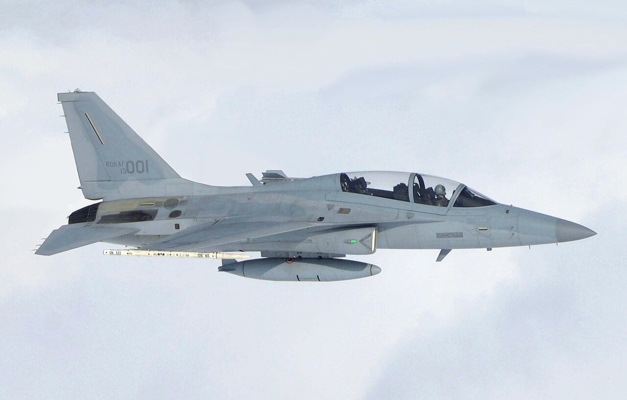 A Republic of Korea Air Force KAI FA-50 Fighting Eagle in flight
