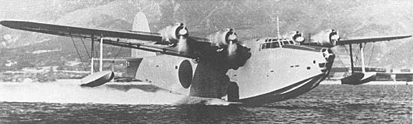 Kawanishi H8K Emily taking off