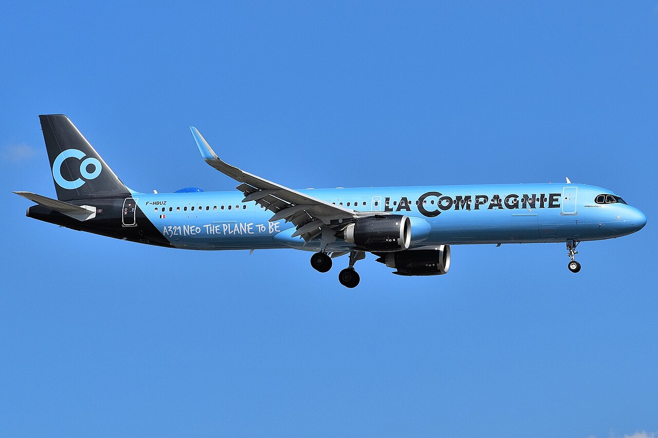 la-compagnie-airbus-a321neo-approaching-newark