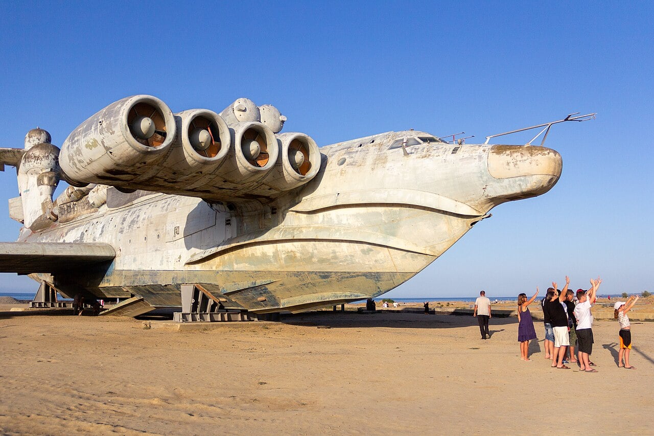L'ekranoplane MD-160 de classe Lun échoué à Derbent