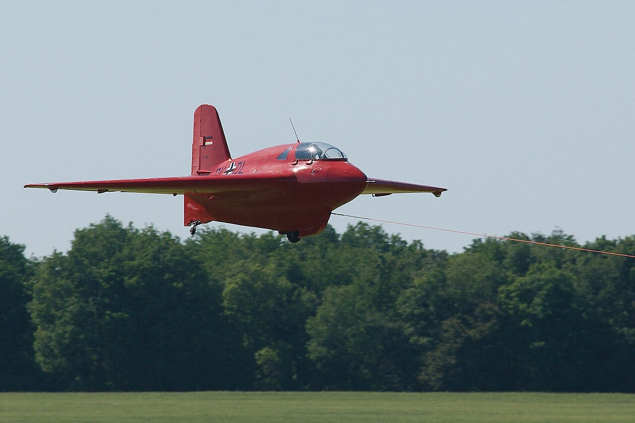 A Messerschmitt Me 163 Komet rocket fighter in flight