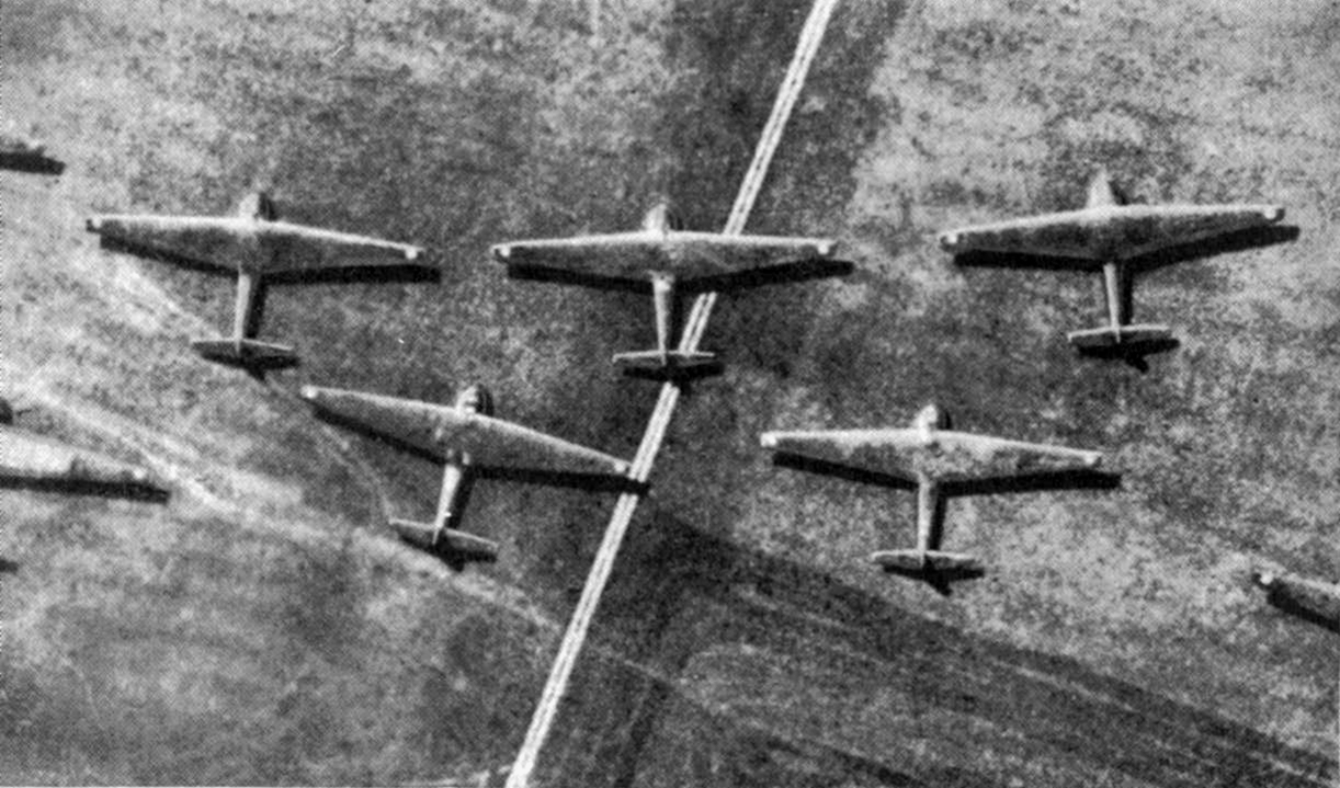 Messerschmitt Me 321 Gigant cargo gliders on an airfield