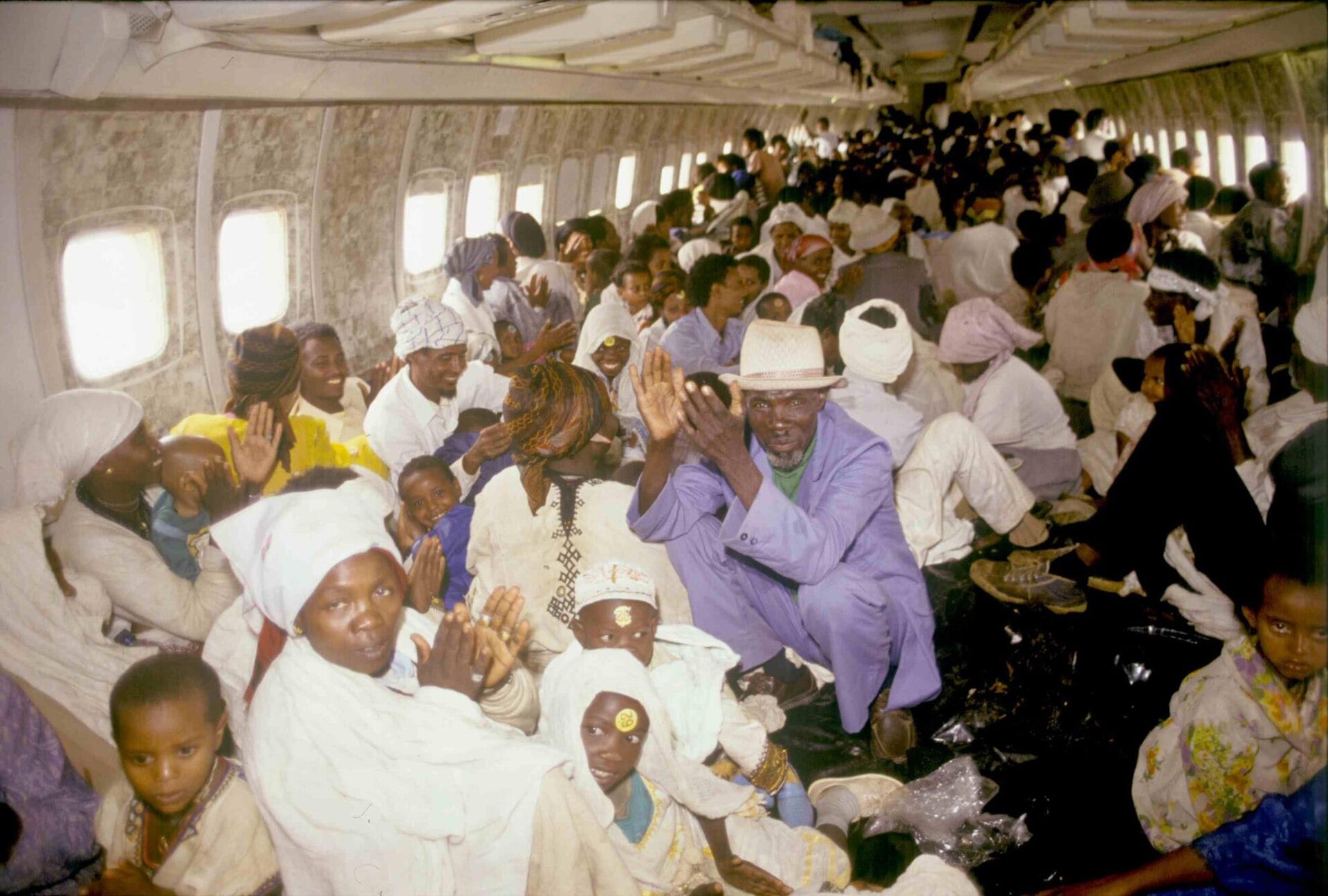 Passengers packed onto the main deck of an El Al Boeing 747 freighter during Operation Solomon, May 1991