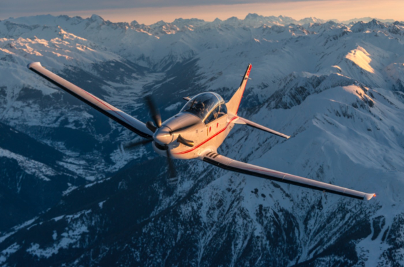 pilatus-pc-7-mkx-over-the-alps