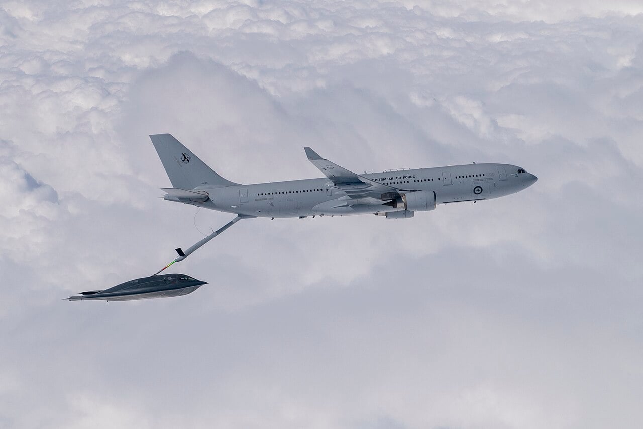 RAAF KC-30A A330 MRTT refuelling a B-2 Spirit with its flying boom
