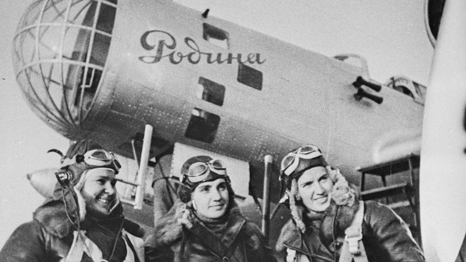 Polina Osipenko, Valentina Grizodubova and Marina Raskova in front of the Rodina, 1938