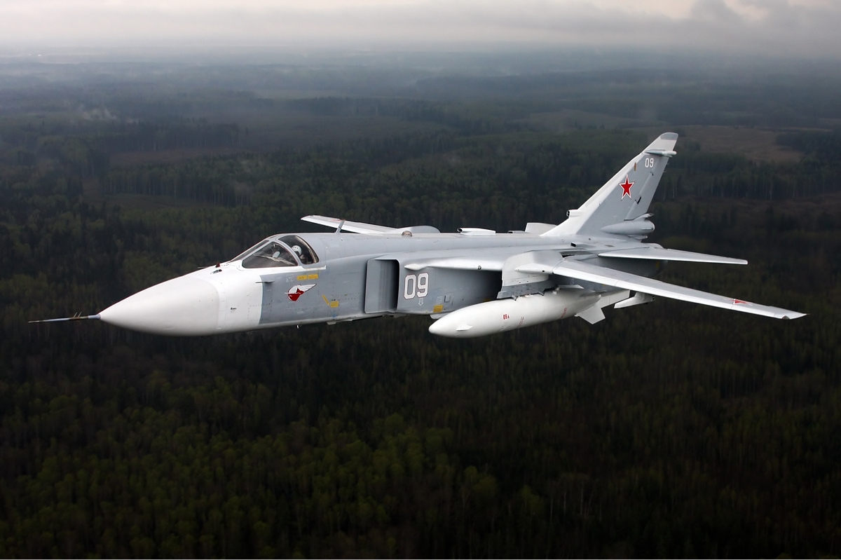 russian-air-force-sukhoi-su-24m-fencer-inflight