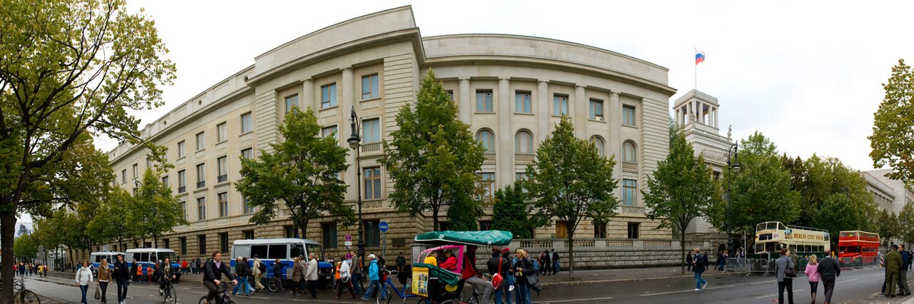 La embajada rusa en Unter den Linden, Berlín.