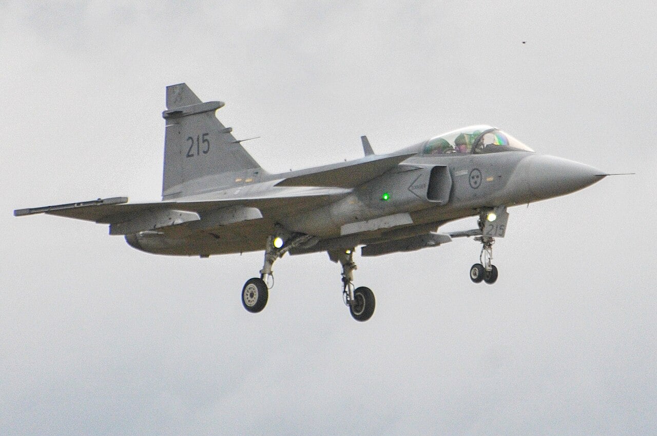 Ein Saab JAS 39 Gripen C landet