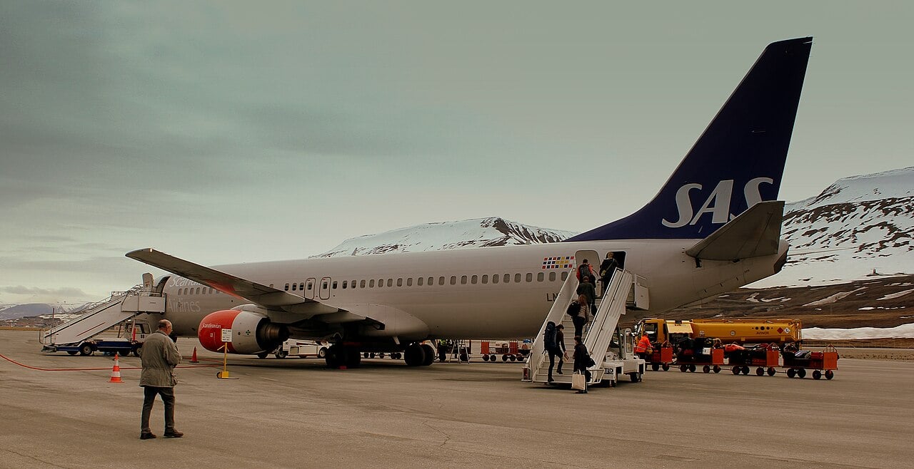 SAS Boeing 737 boarding at Longyearbyen, Svalbard