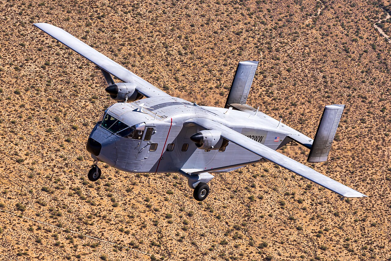 Short SC.7 Skyvan air-to-air over Arizona A Short SC.7 Skyvan, registration N192WW, photographed air-to-air over the Superstition Mountains in Arizona