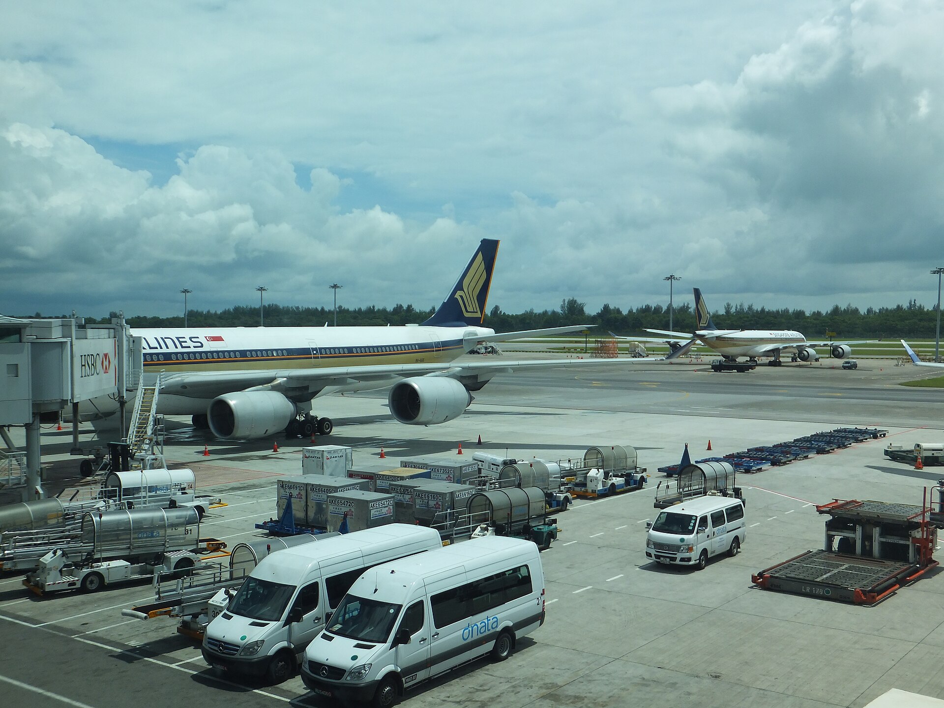 Singapore Airlines Airbus A340-500 at Changi A Singapore Airlines Airbus A340-500 at Changi Airport, the type used for the original Singapore to Newark nonstop
