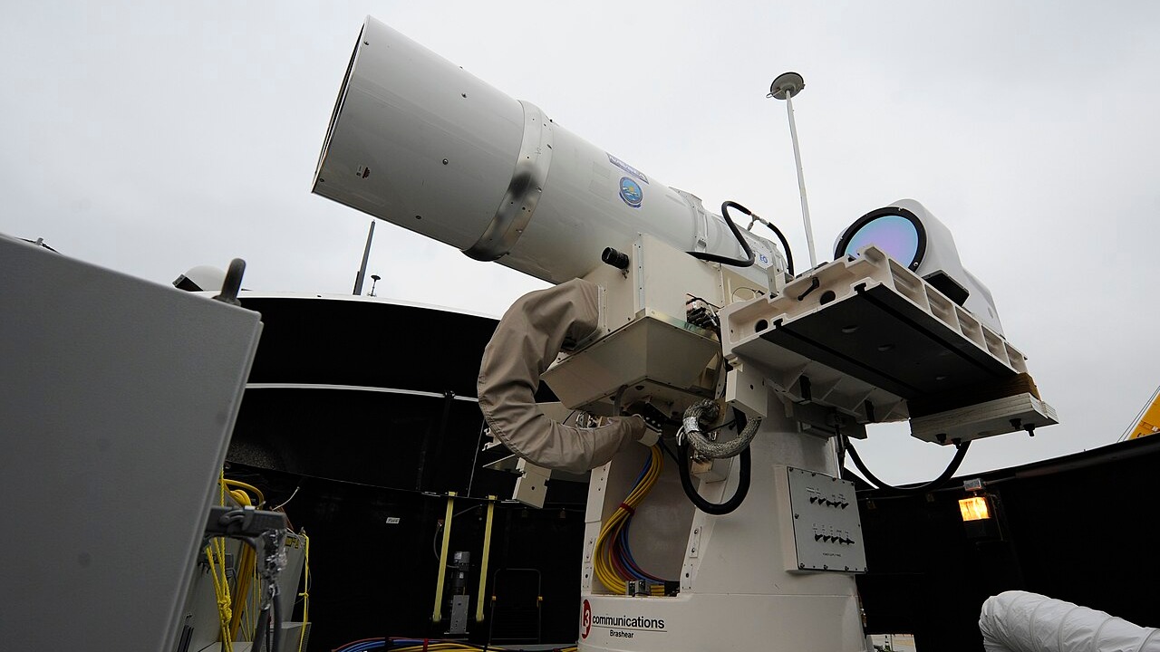 us-navy-laser-weapon-system-laws-uss-dewey