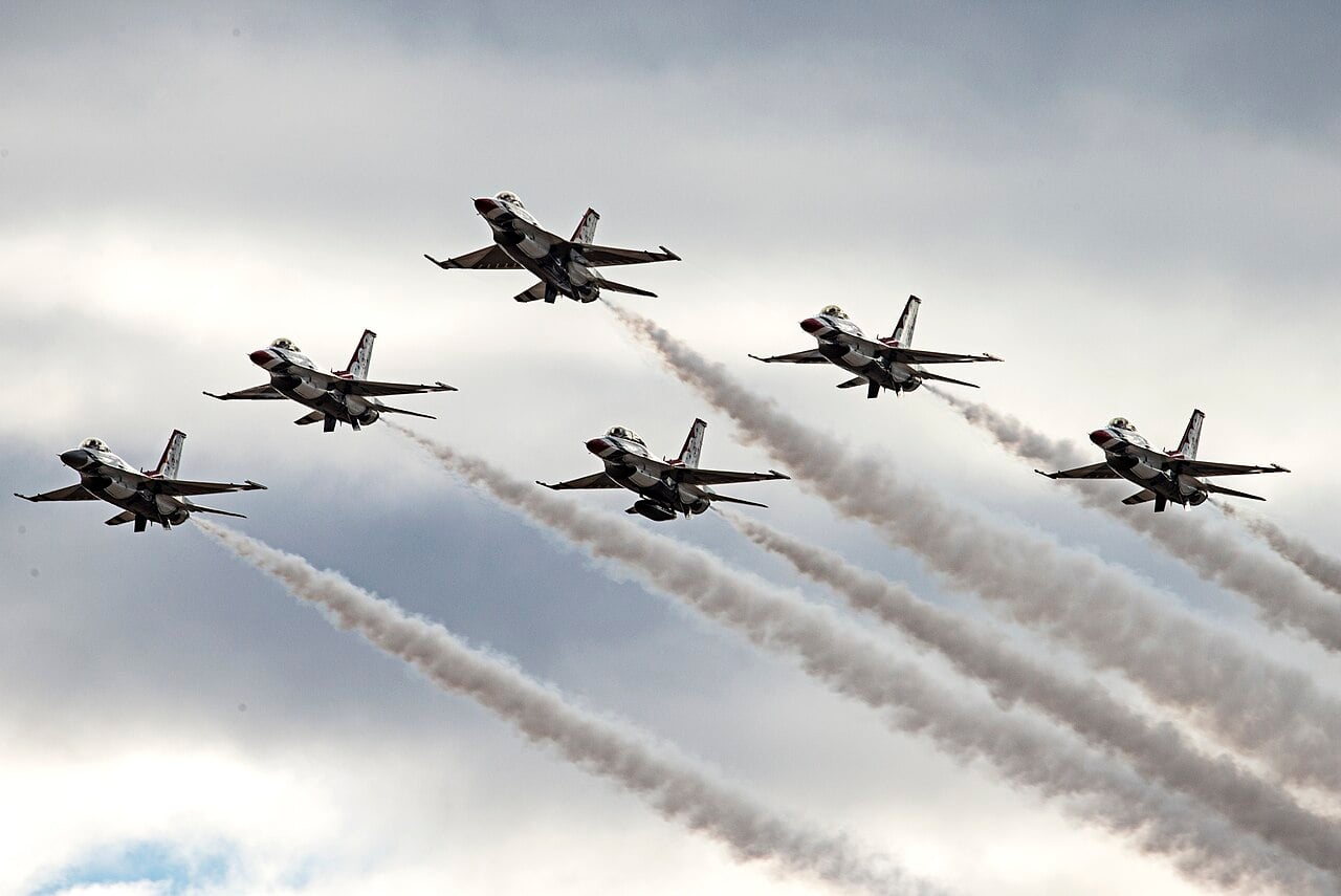 USAF Thunderbirds in delta formation Six US Air Force Thunderbirds F-16s flying the delta formation