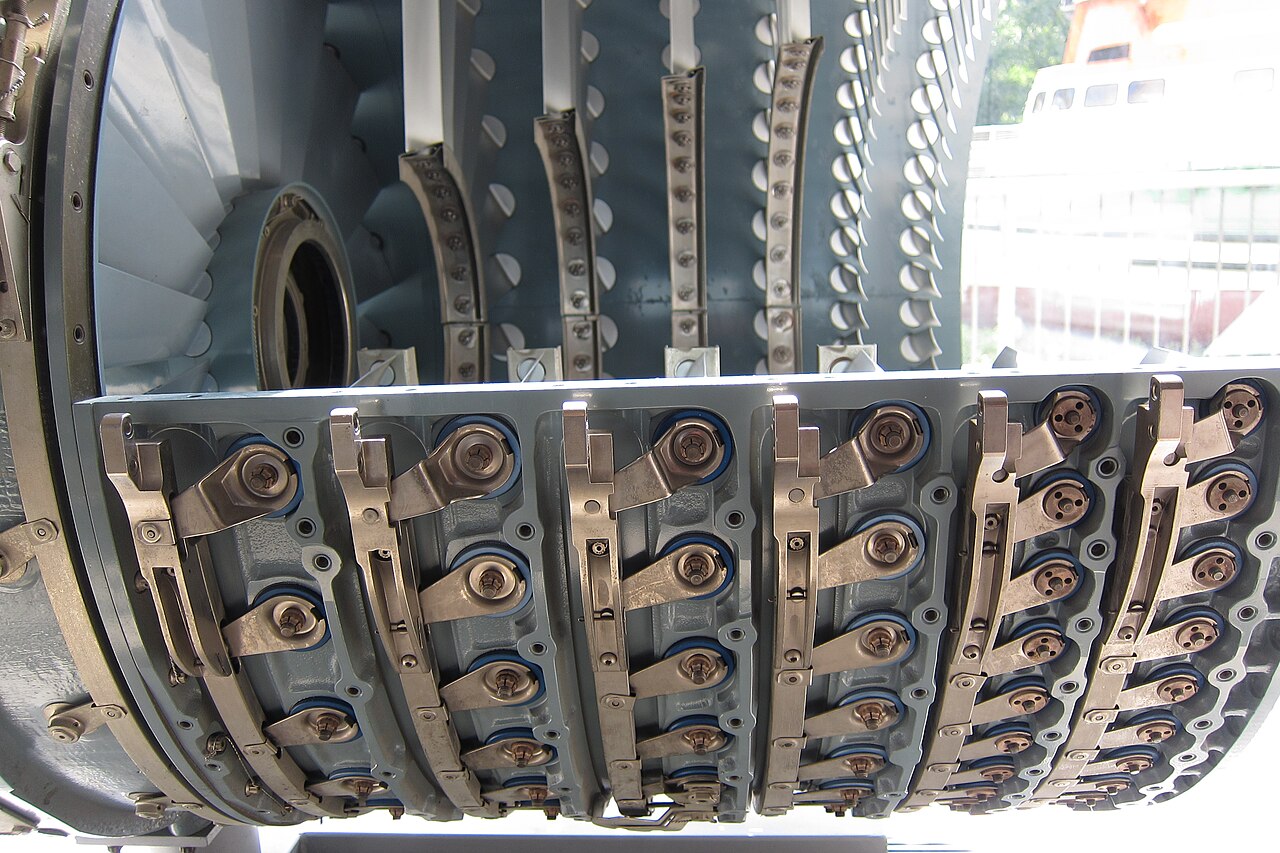 Variable stator vane actuation ring on a jet engine compressor case