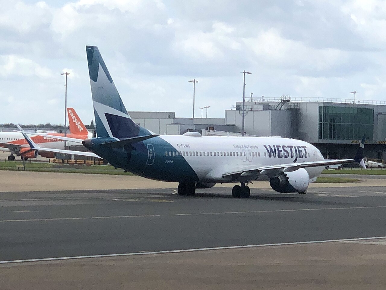 WestJet Boeing 737 MAX 8 at London Gatwick