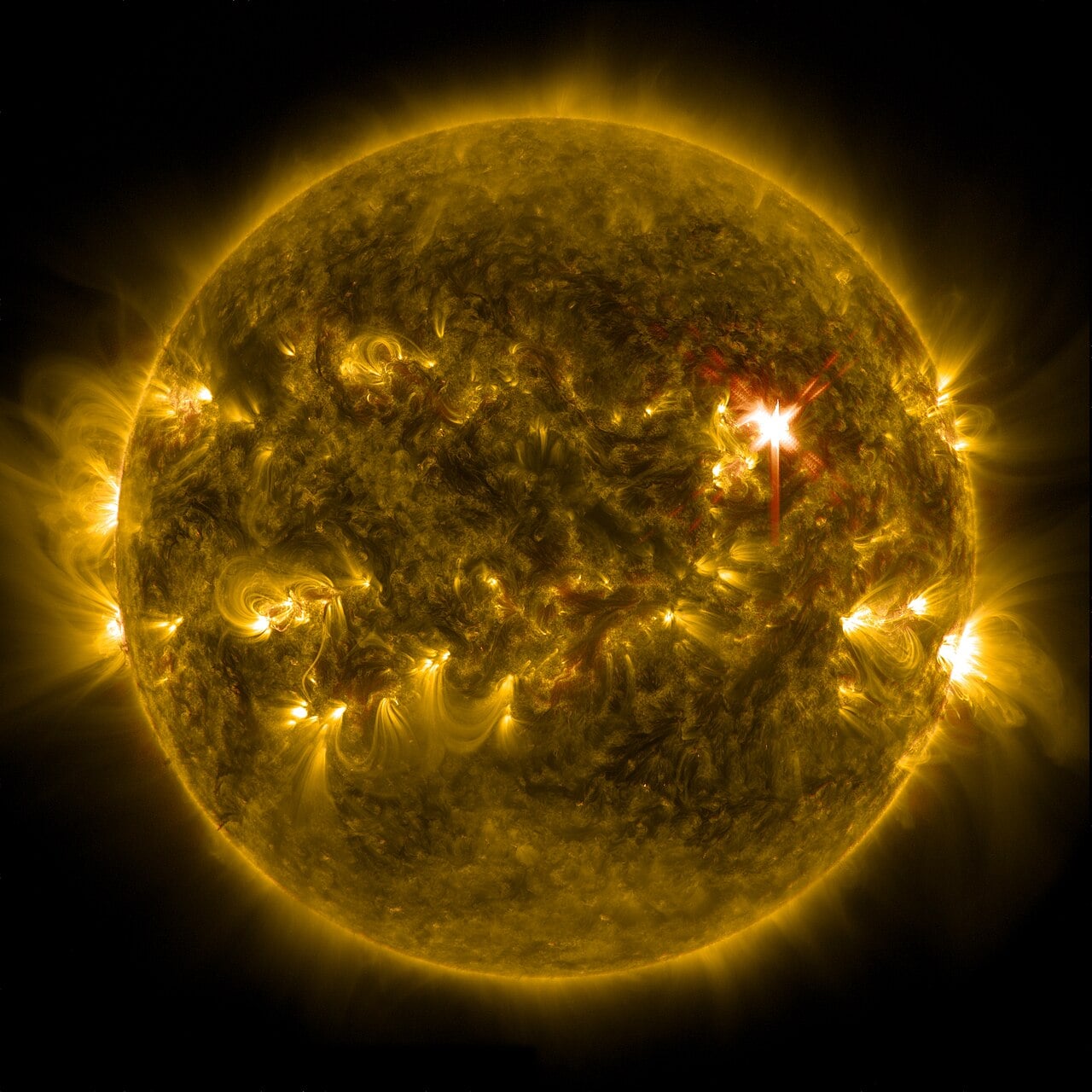 An X-class solar flare imaged in extreme ultraviolet by NASA Solar Dynamics Observatory