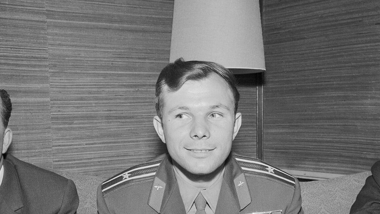 yuri-gagarin-1961-helsinki-featured