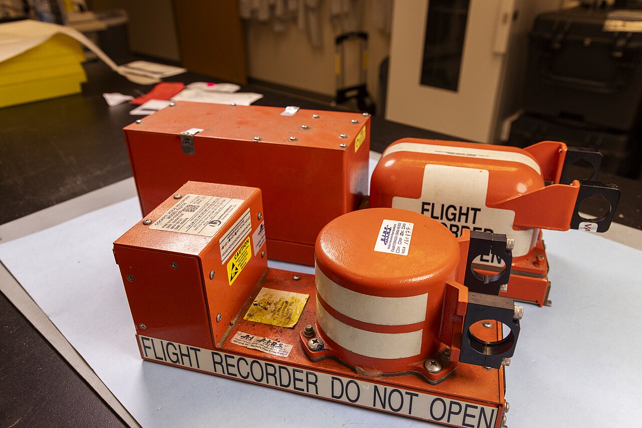 Flight data recorder and cockpit voice recorder from 21 Air flight 7598