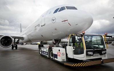 Aircraft Pushback Explained: Tugs, TaxiBot and Why Jets Don’t Reverse