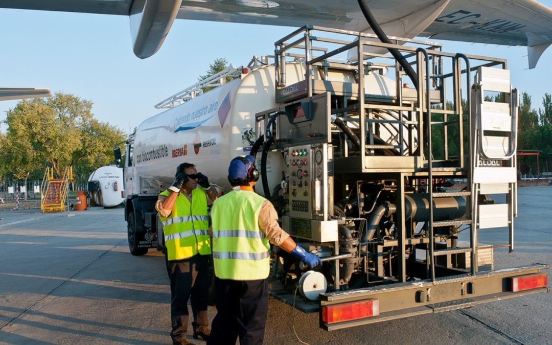 Airline Fuel Reserves: What the FAA and EASA Actually Demand