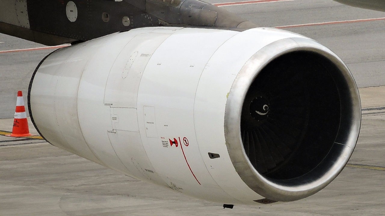 CFM56-5C4 engine nacelle on a Swiss A340-300 CFM56-5C4 engine nacelle on a Swiss A340-300