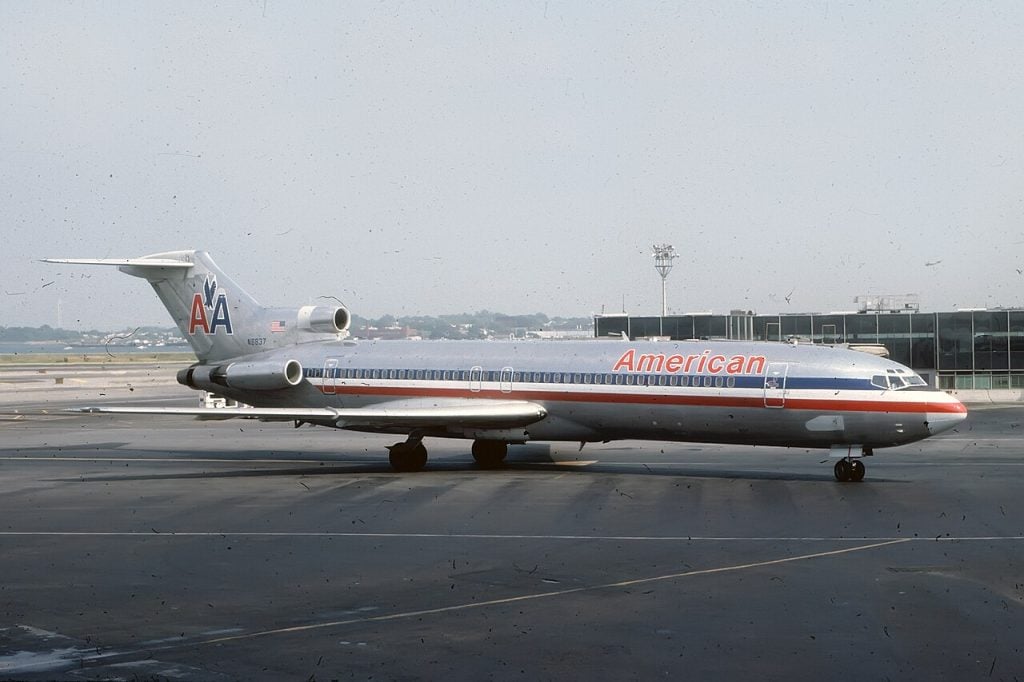 American Airlines Boeing 727-223 in bare-metal livery at LaGuardia, 1982