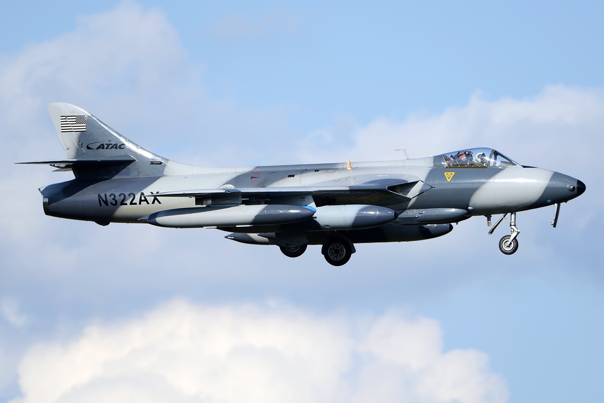 ATAC Hawker Hunter F58 N322AX, formerly Swiss Air Force J-4087