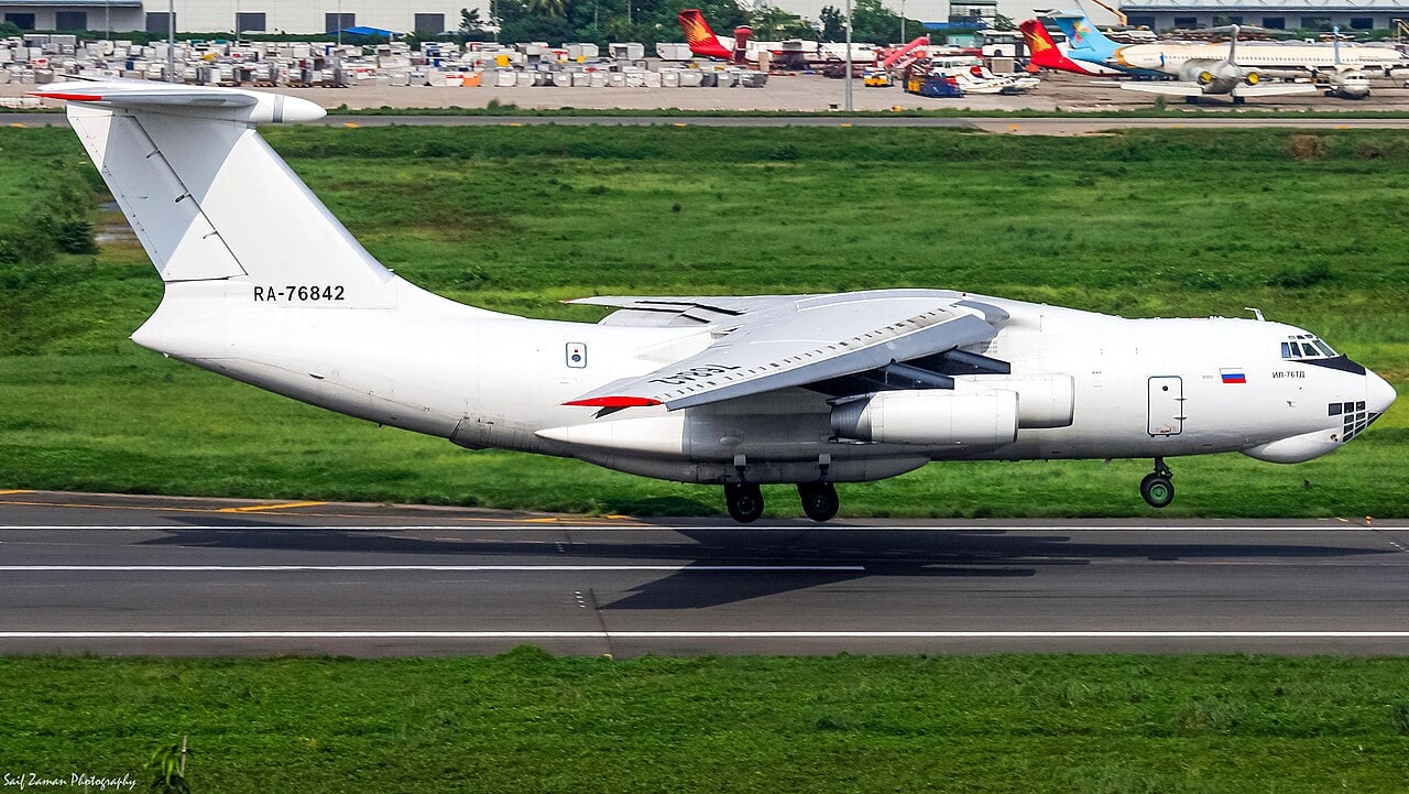 Aviacon Zitotrans Ilyushin Il-76TD RA-76842 landing at Dhaka